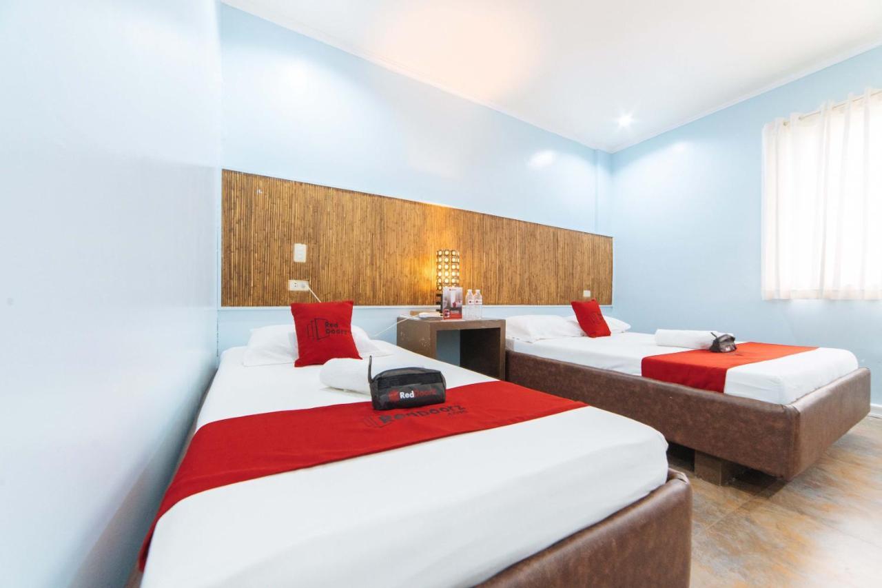 Hotel RedDoorz @ N Roldan Street Kalibo Zewnętrze zdjęcie