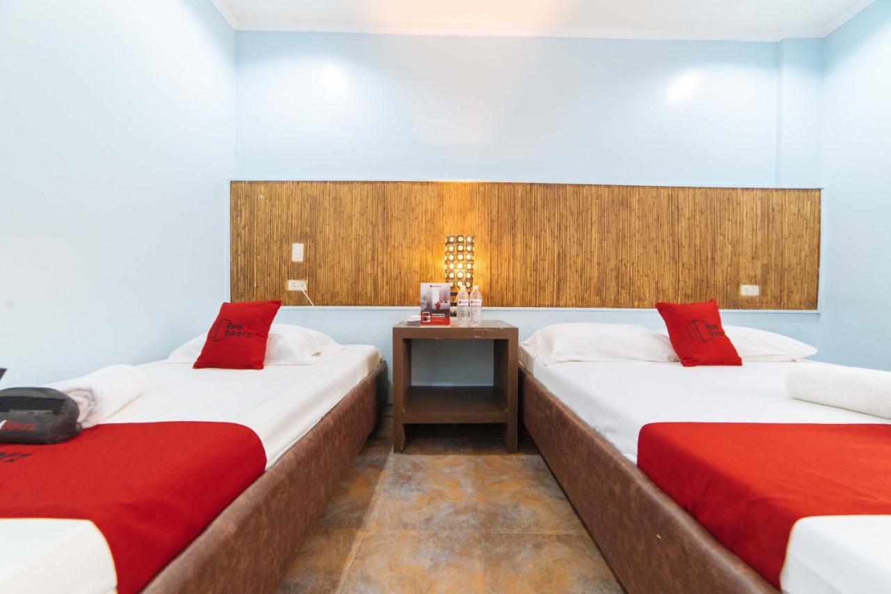 Hotel RedDoorz @ N Roldan Street Kalibo Zewnętrze zdjęcie